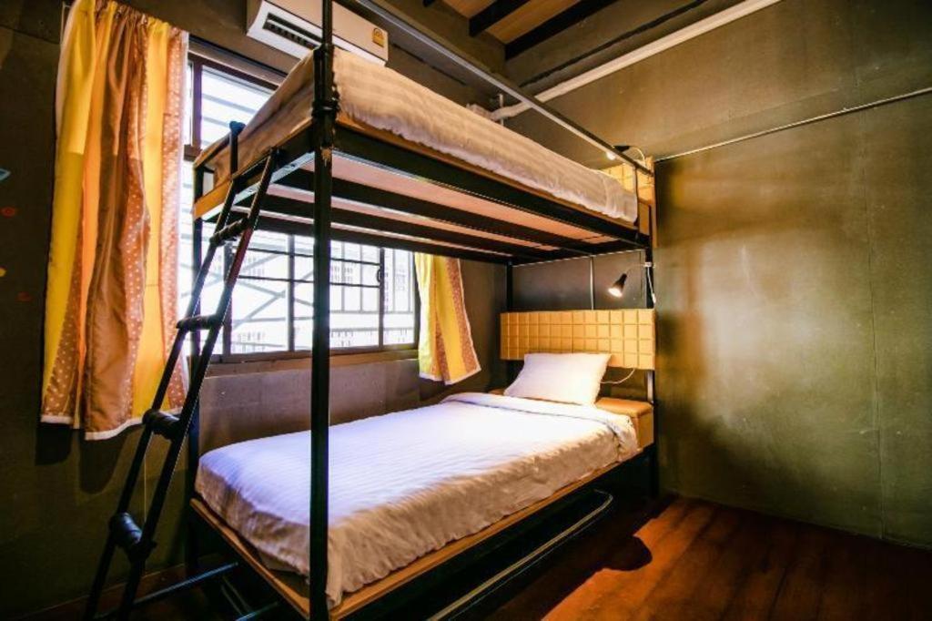 Oyo 505 Ente Space Hostel Бангкок Экстерьер фото